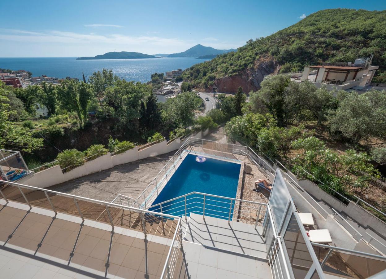 Апартаменты Seaview Couple With Pool-przno
