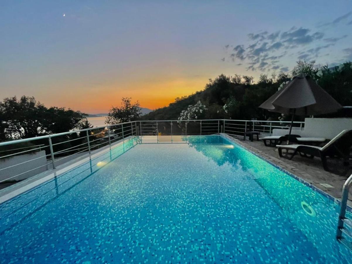 Seaview Couple With Pool-przno * Пржно